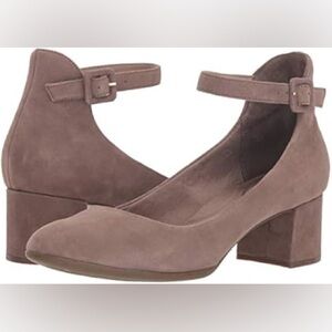 ROCKPORT Taupe suede/nubuck
Novalie ankle strap pump. Comfort brand! 7WIDE NIB